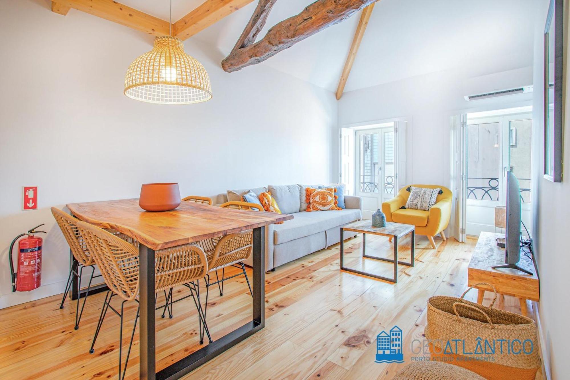 Poveiros Oak Loft - Santo Ildefonso Apartment Porto Luaran gambar